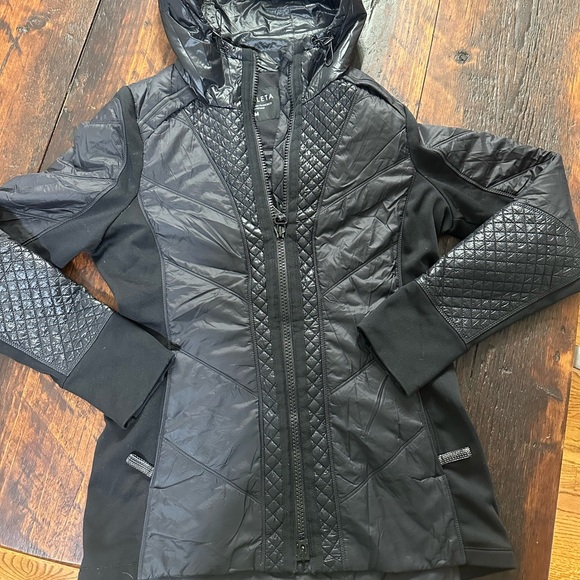 Athleta Jackets & Blazers - Athleta puffer!